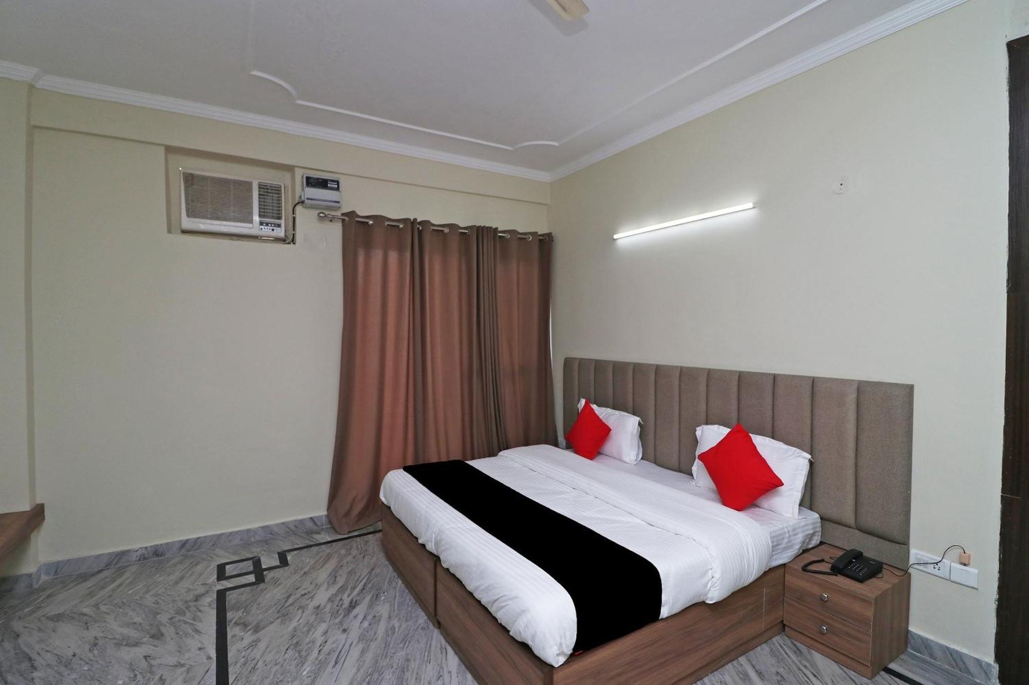 Super Capital O Esscon House Near Payal Cinema Otel Gurgaon Dış mekan fotoğraf