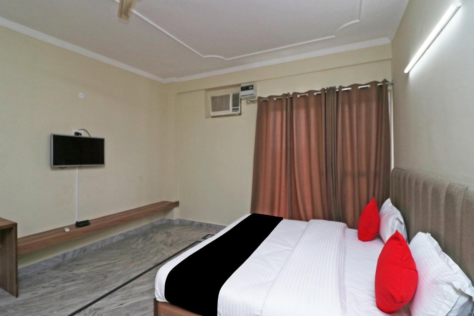 Super Capital O Esscon House Near Payal Cinema Otel Gurgaon Dış mekan fotoğraf