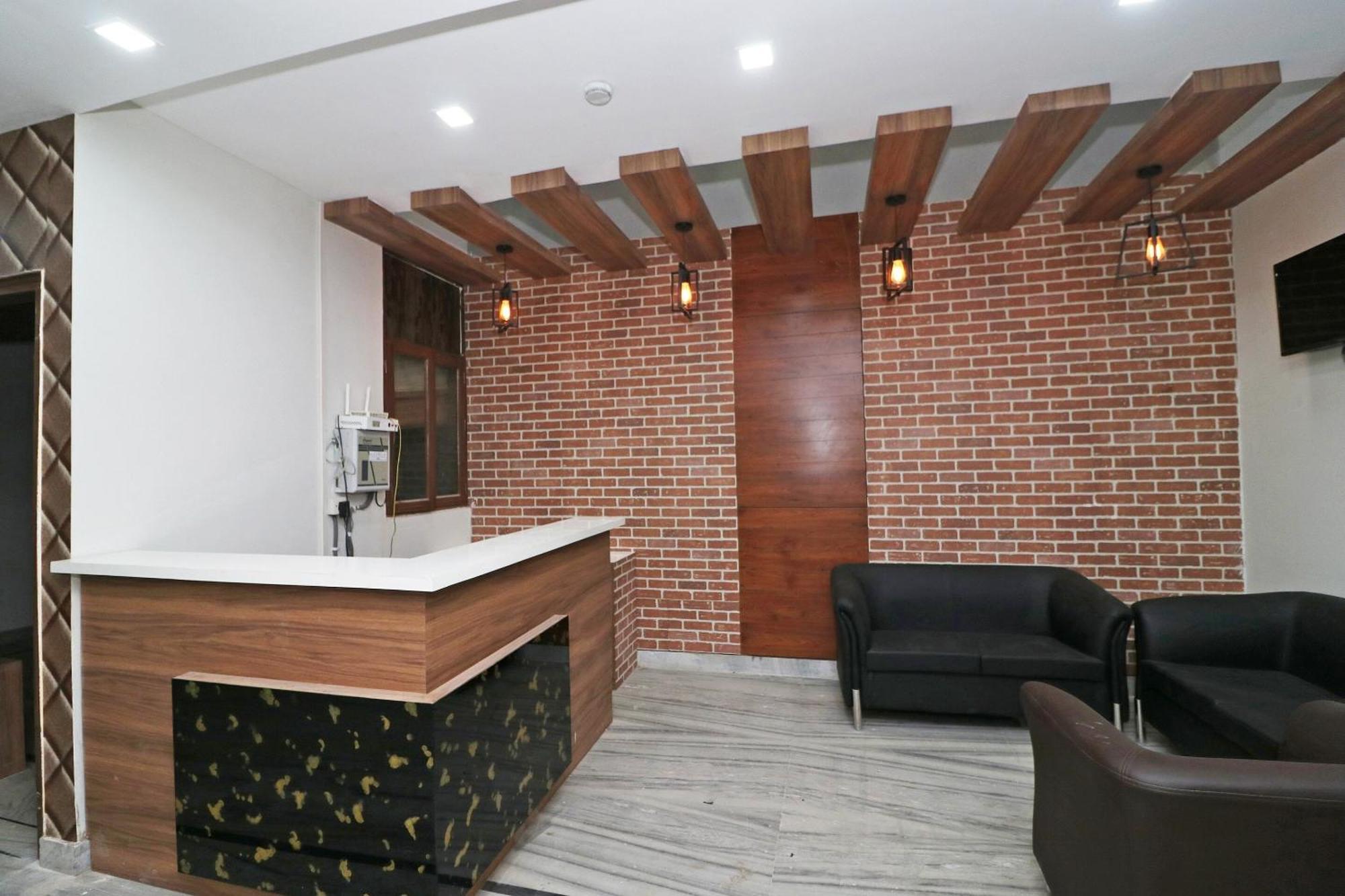 Super Capital O Esscon House Near Payal Cinema Otel Gurgaon Dış mekan fotoğraf