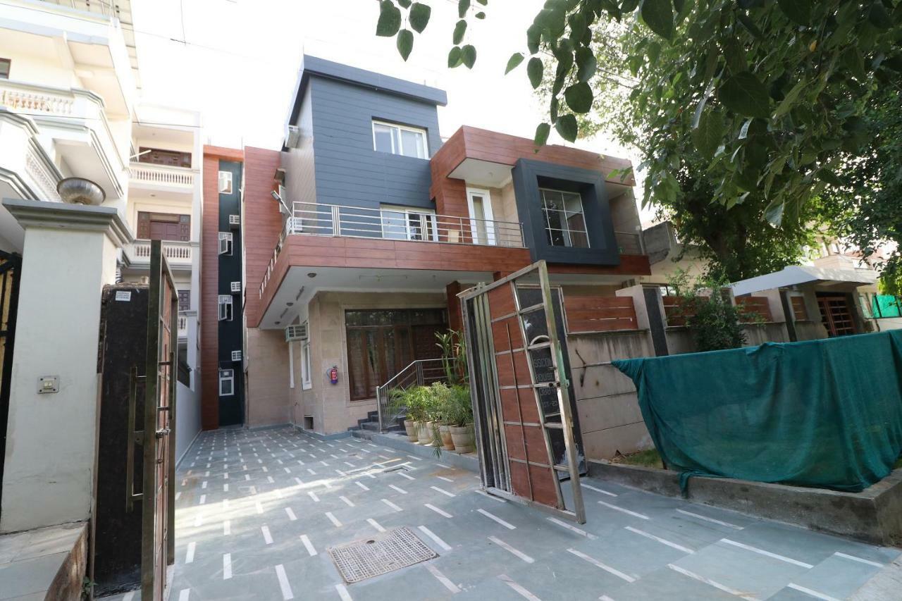 Super Capital O Esscon House Near Payal Cinema Otel Gurgaon Dış mekan fotoğraf