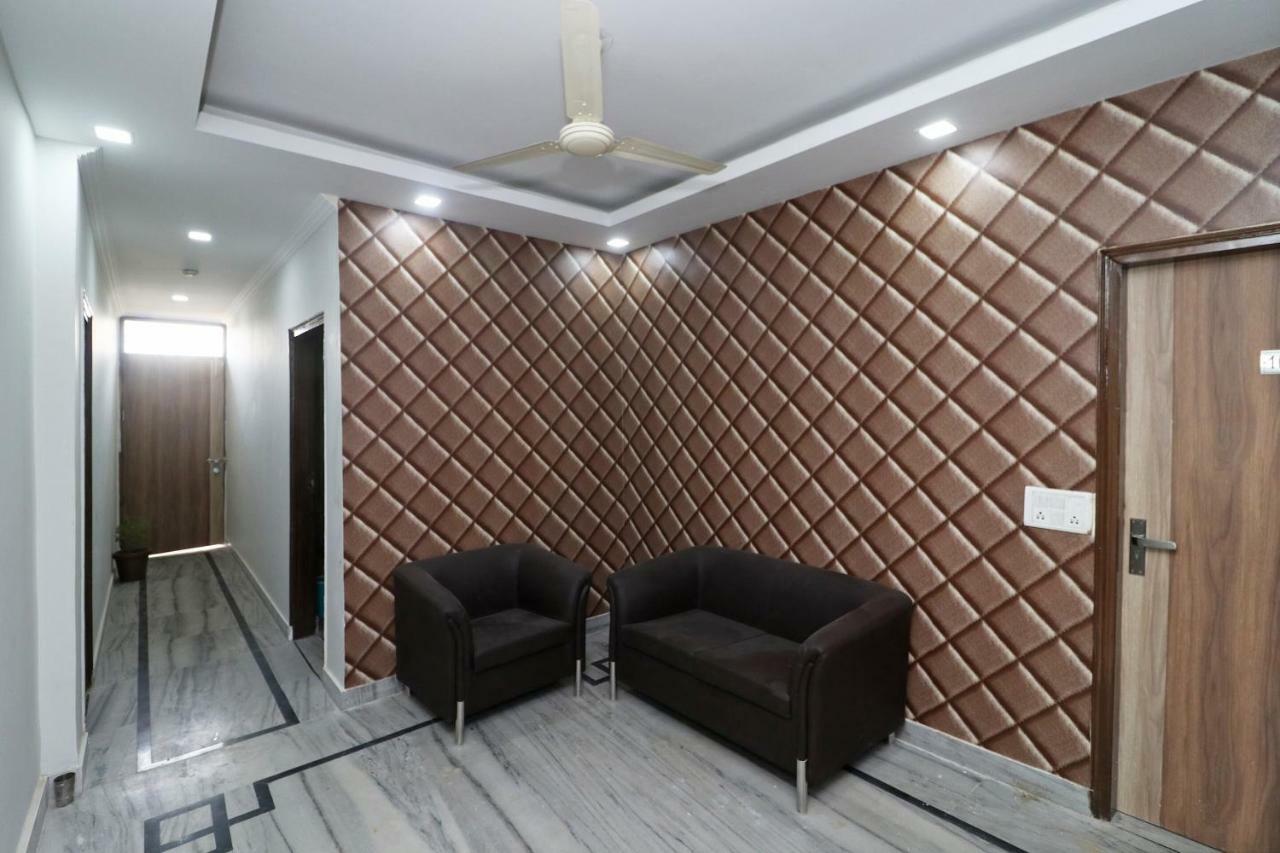 Super Capital O Esscon House Near Payal Cinema Otel Gurgaon Dış mekan fotoğraf